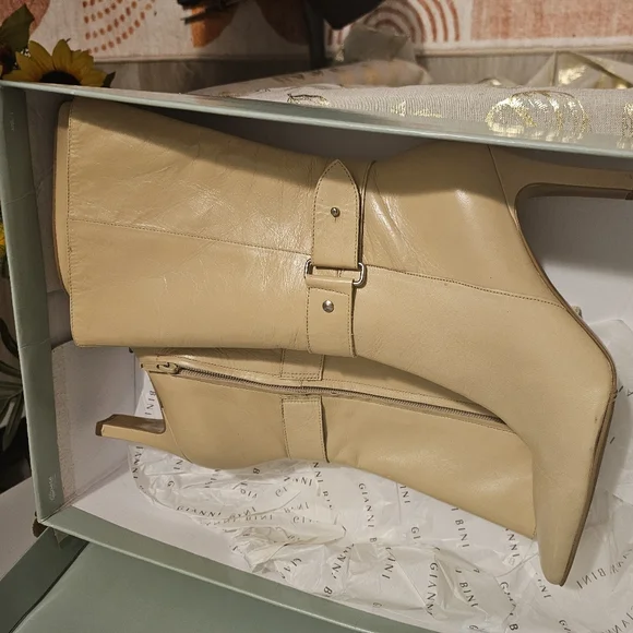 Gianni Bini New Cream Leather Heels Side Zip Fashion Buckle Strap Size 8M - Picture 2 of 9